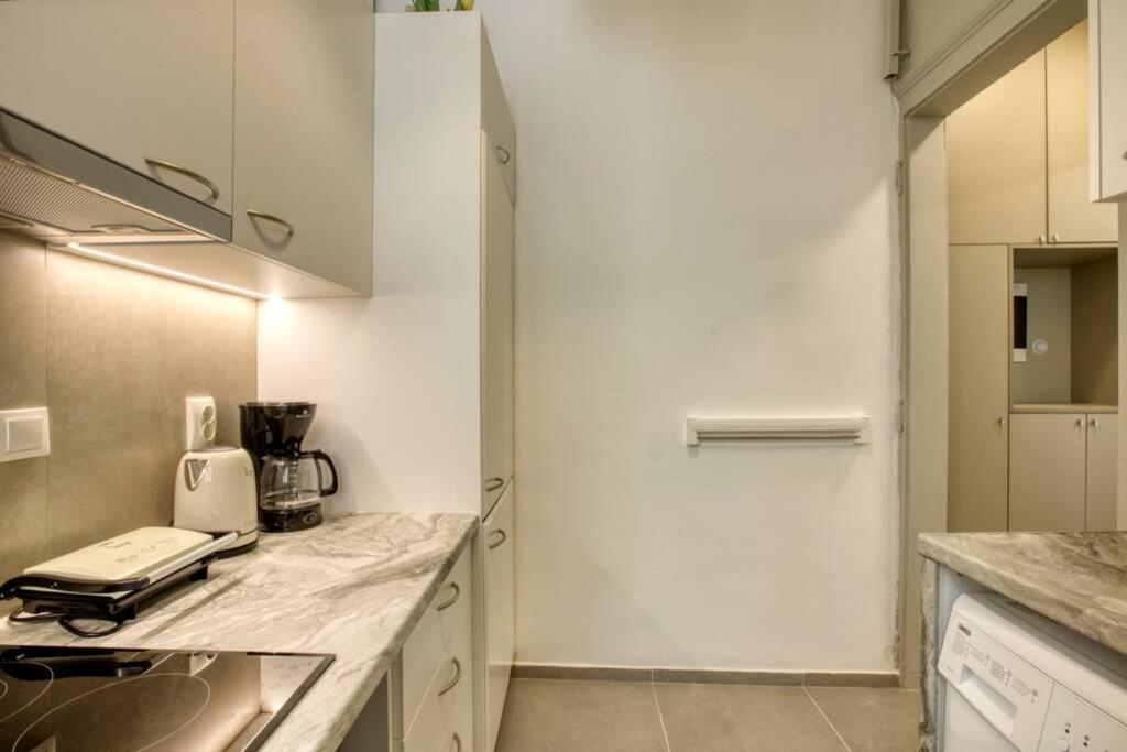 Plaka Filotheis House A Apartment Athena Bagian luar foto